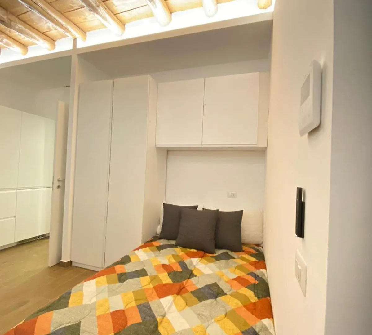 Modern Studio Via Imbonati Milan Italy